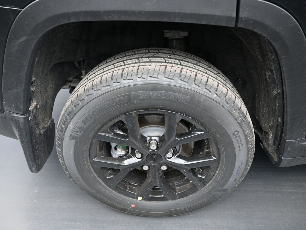 New 2026 Jeep Grand Cherokee Laredo Altitude Sport Utility