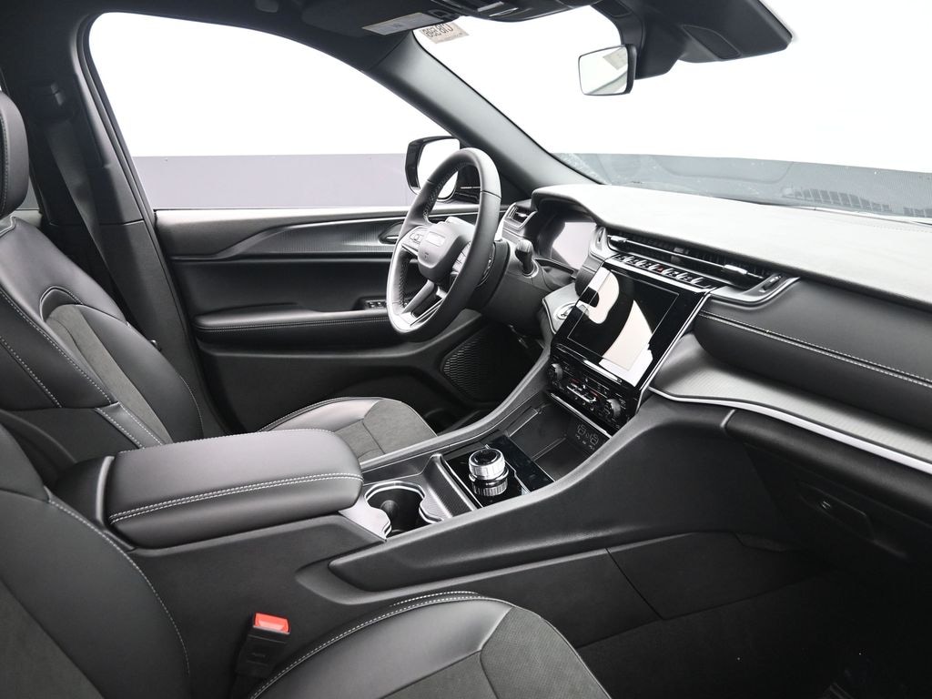 New 2025 Jeep Grand Cherokee L Altitude X Sport Utility