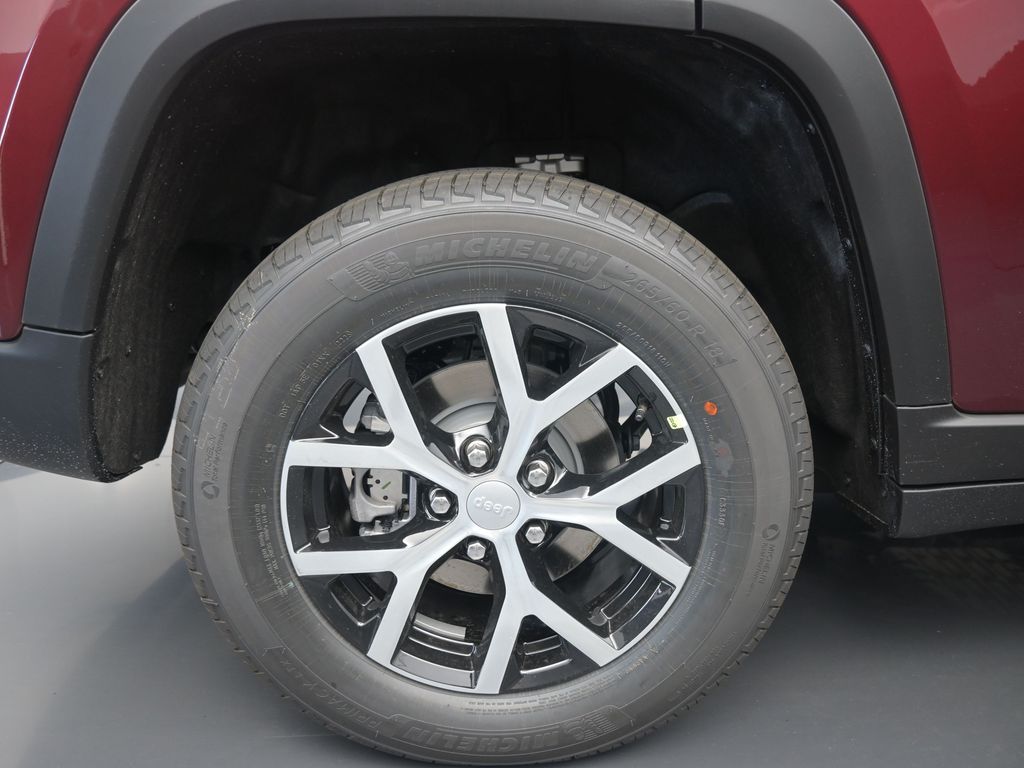 2025 Jeep Grand Cherokee Limited photo 2