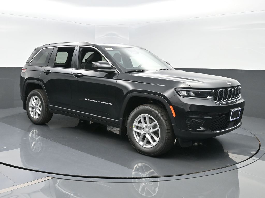 2025 Jeep Grand Cherokee Laredo's photo
