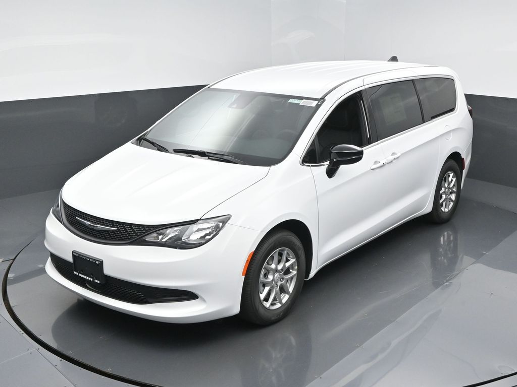 2026 Chrysler Voyager LX - Photo 14