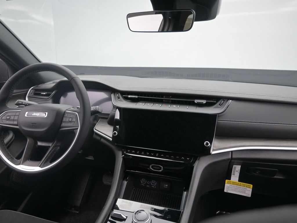 New 2026 Jeep Grand Cherokee Laredo Altitude Sport Utility