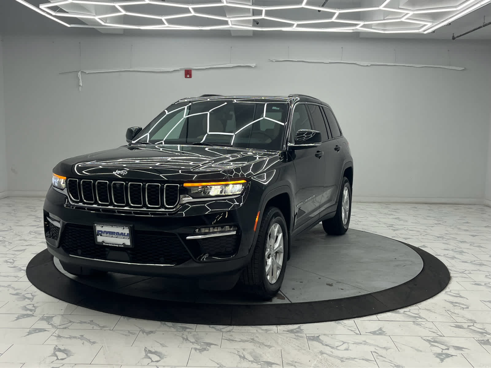 2023 Jeep Grand Cherokee Limited photo 4