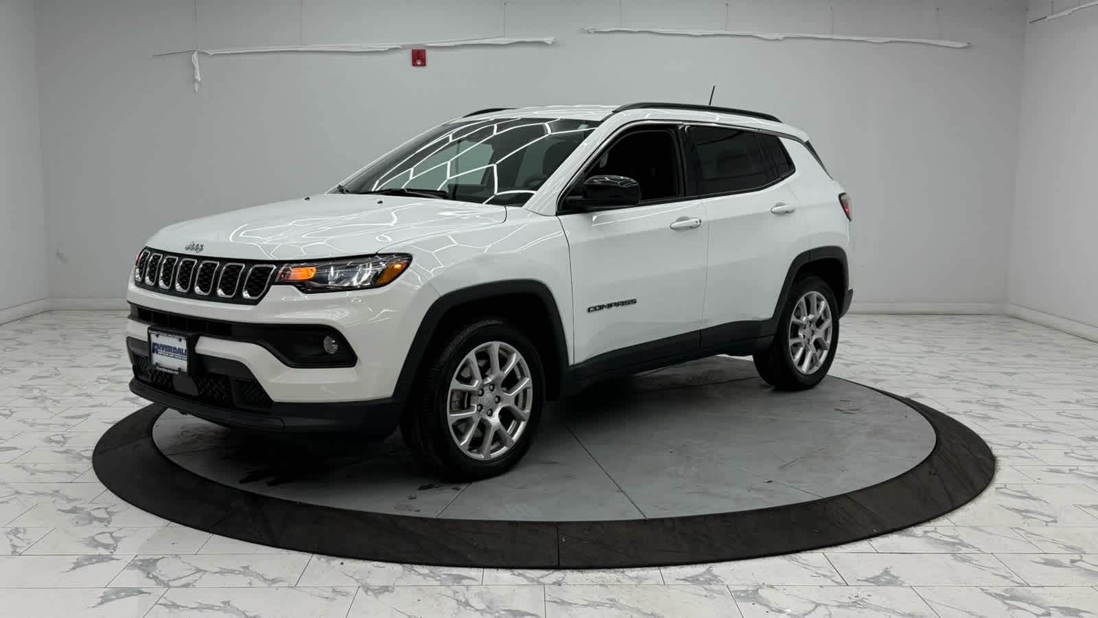 2024 Jeep Compass Latitude Lux photo 2