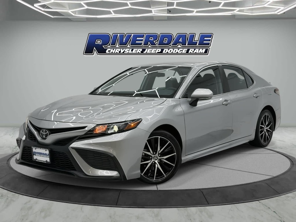 Used 2024 Toyota Camry SE Auto AWD (SE)