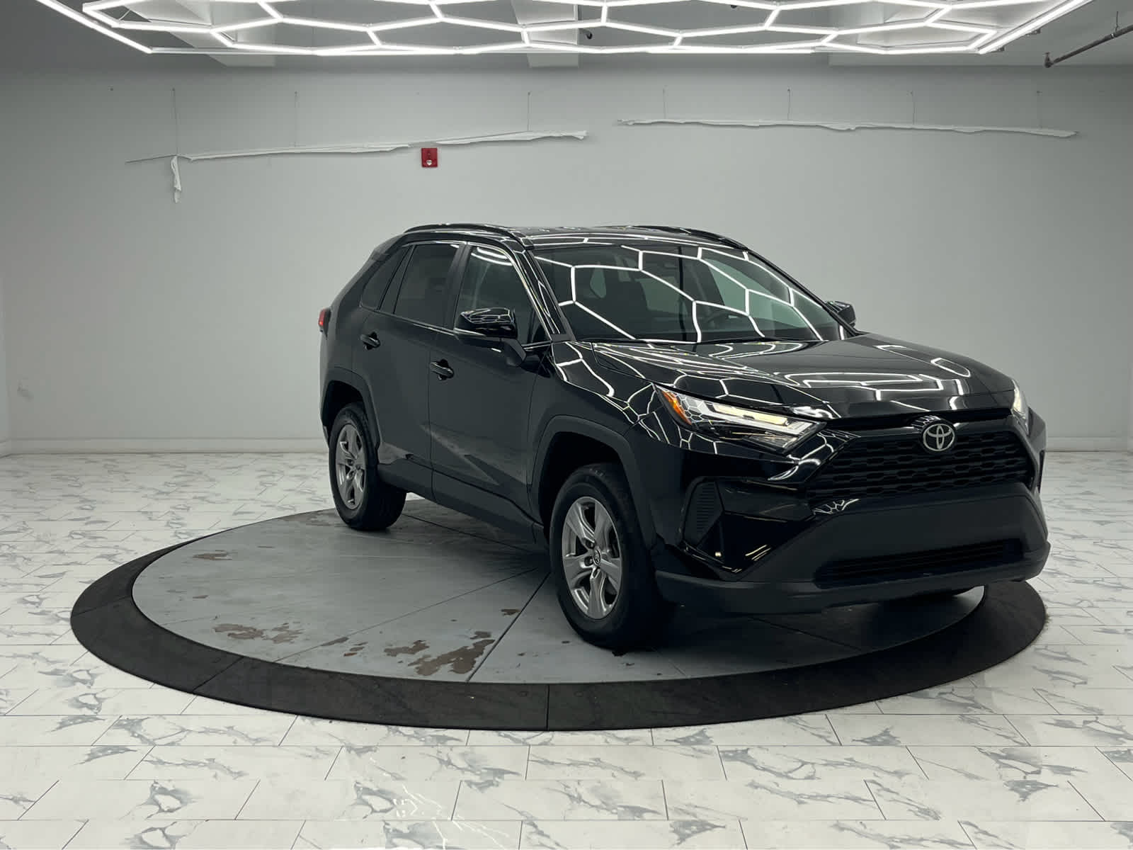2024 Toyota RAV4 XLE SE photo 4