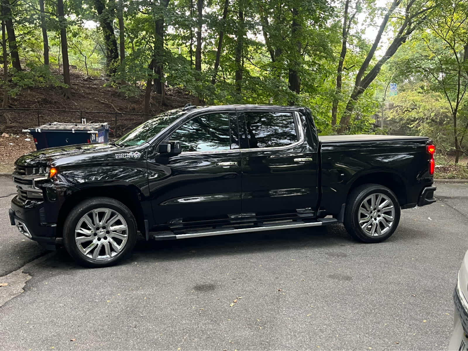 2021 Chevrolet Silverado 1500 High Country photo 4