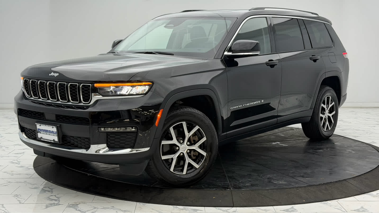 2023 Jeep Grand Cherokee L Limited 4x4's photo