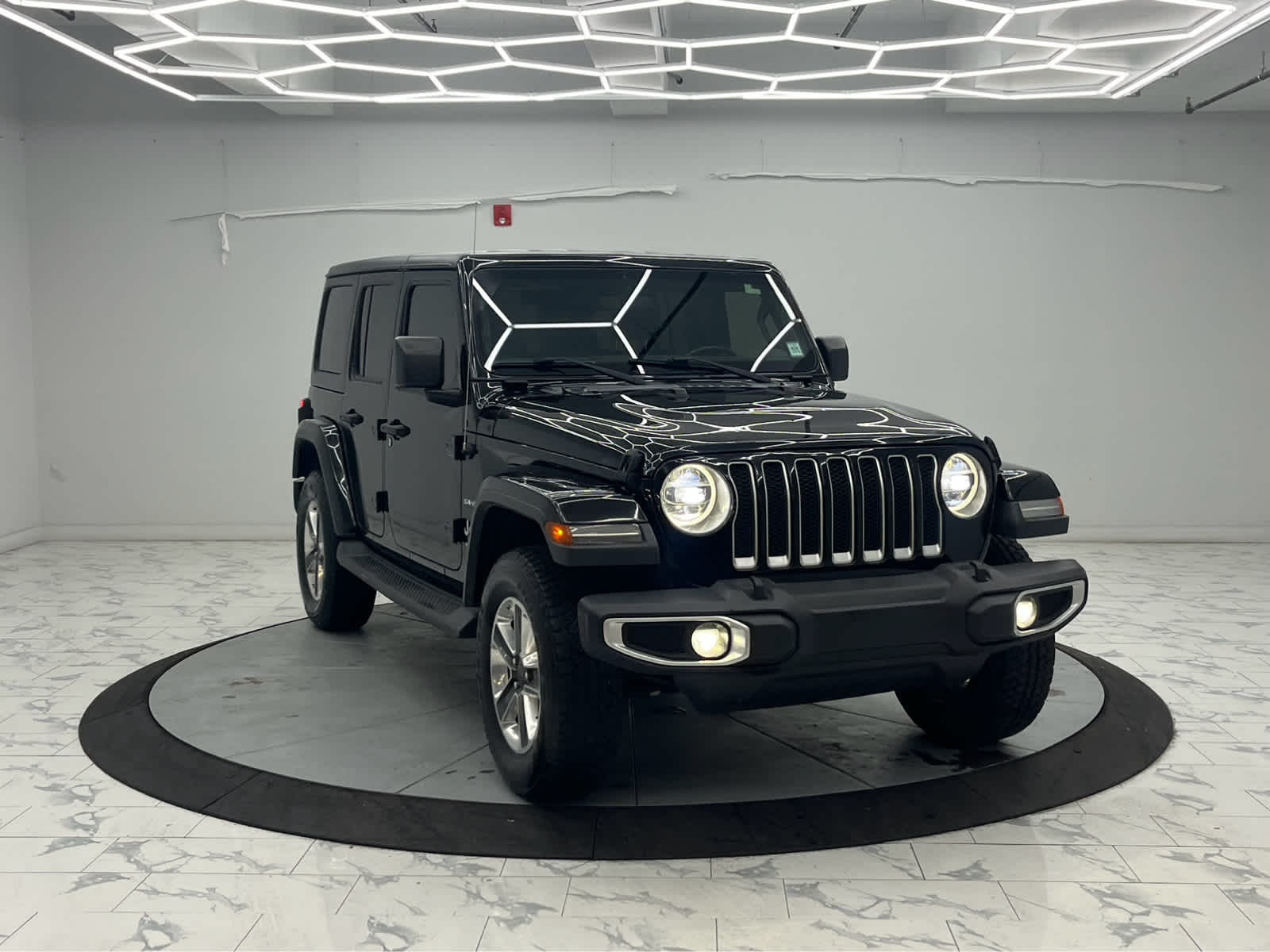 2018 Jeep Wrangler Unlimited Sahara photo 3