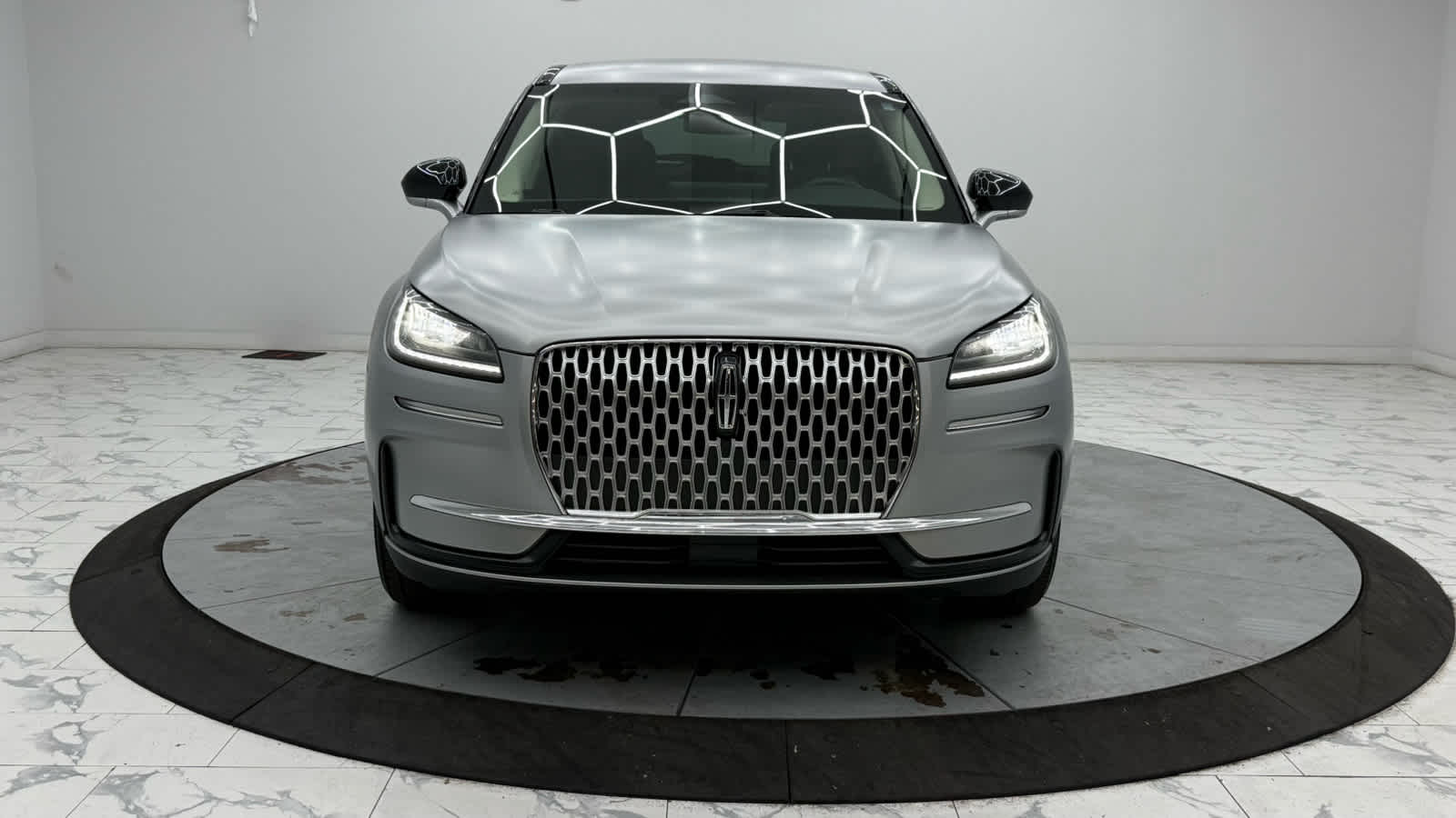 2023 Lincoln Corsair Standard photo 2
