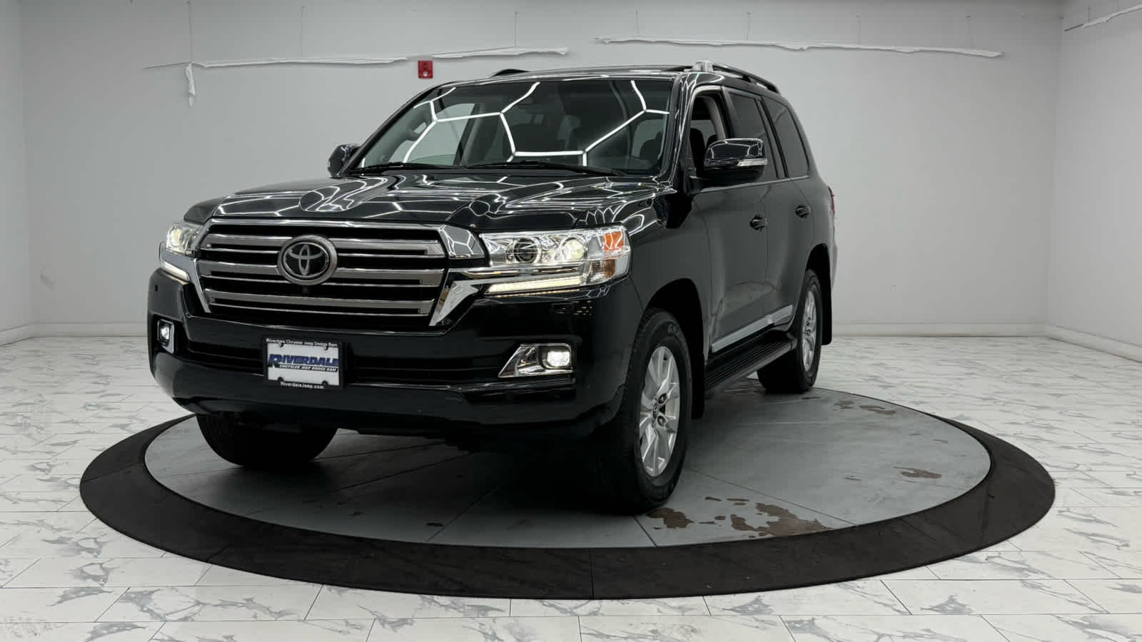2016 Toyota Land Cruiser Base photo 4