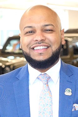Staff member Joel Zarzuela from ID_f7b2fc6a5332