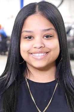 Staff member Yamilee Gonzalez from ID_b0018c079ace