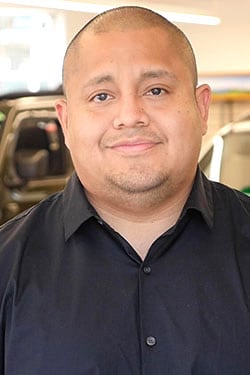 Staff member Kenny Parra from ID_f7b2fc6a5332