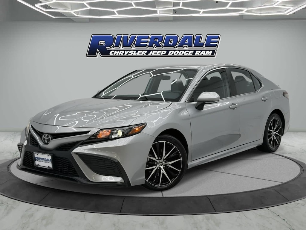 Used 2024 Toyota Camry SE Auto AWD (SE)