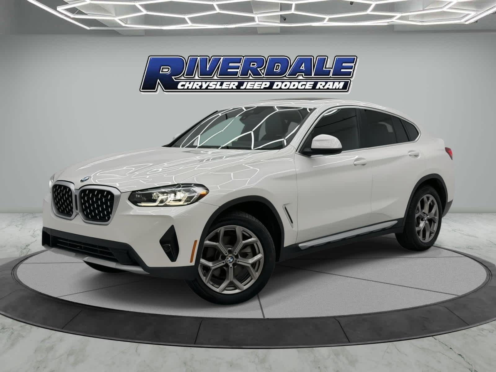 2022 BMW X4 30i's photo