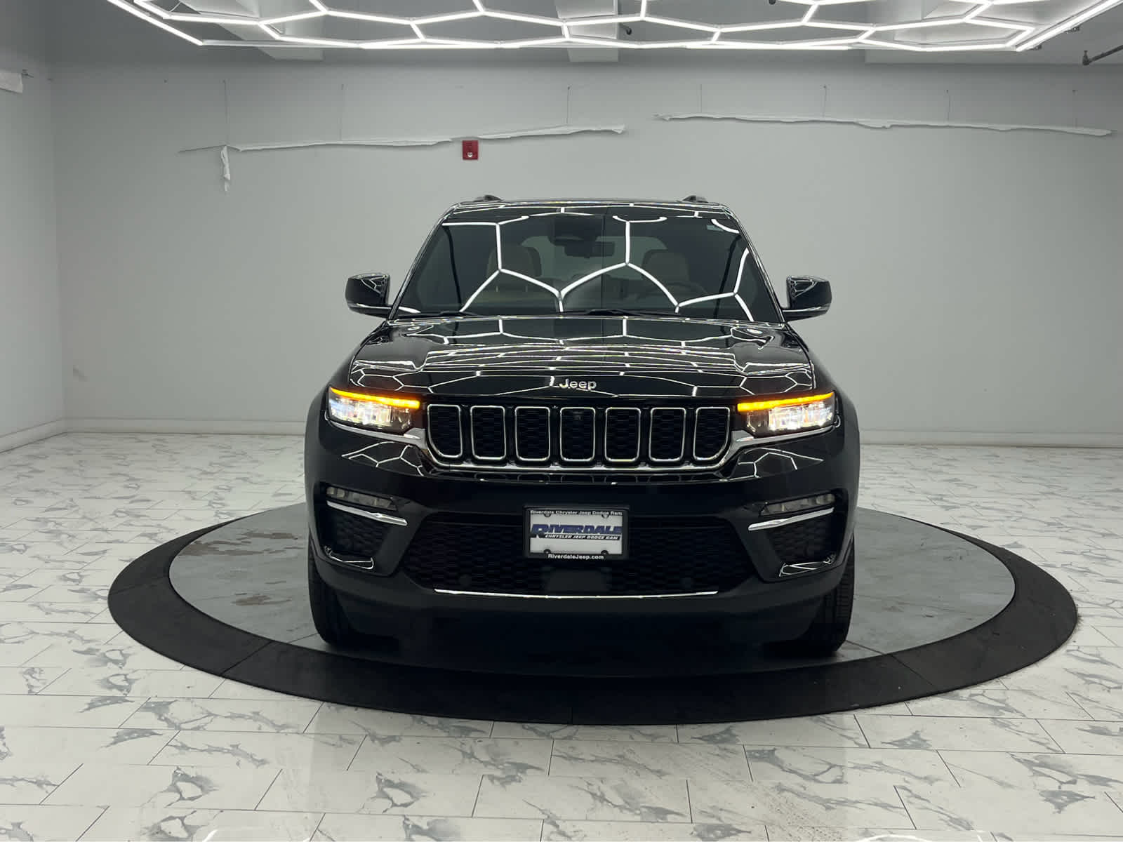 2023 Jeep Grand Cherokee Limited photo 3