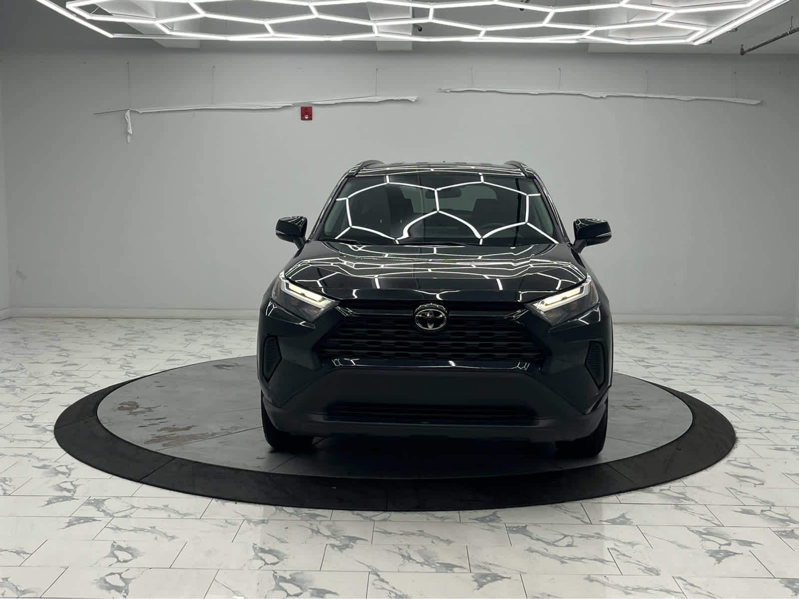 2024 Toyota RAV4 XLE SE photo 2