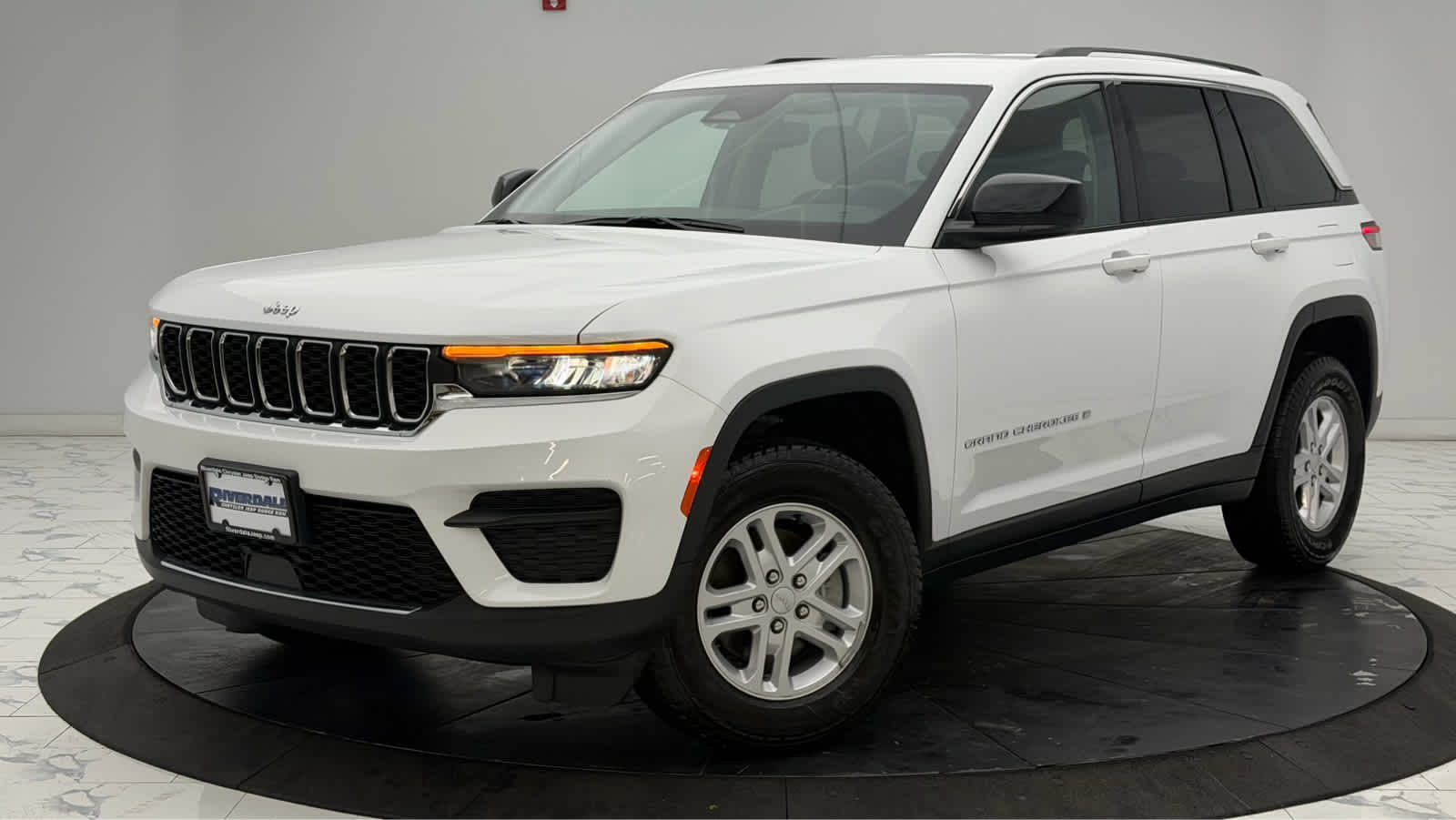 2024 Jeep Grand Cherokee Laredo 4x4's photo