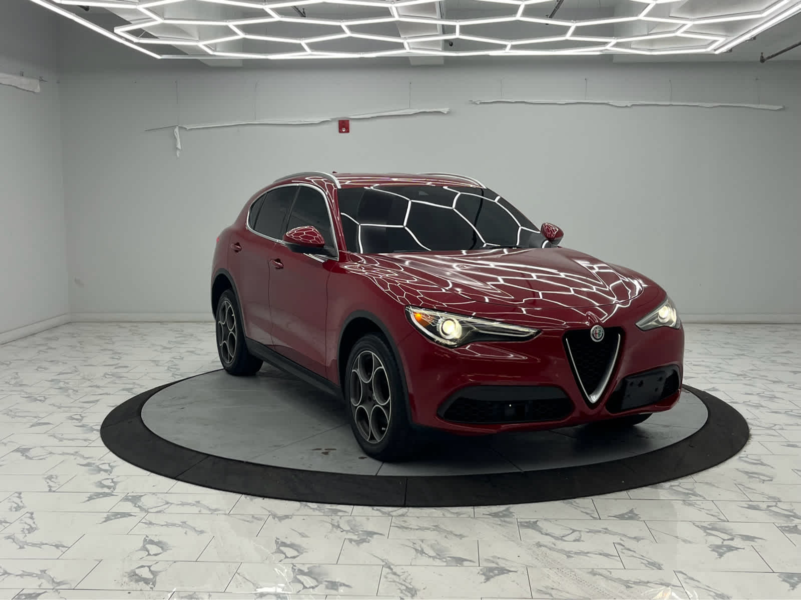 2018 Alfa Romeo Stelvio Q4 photo 2