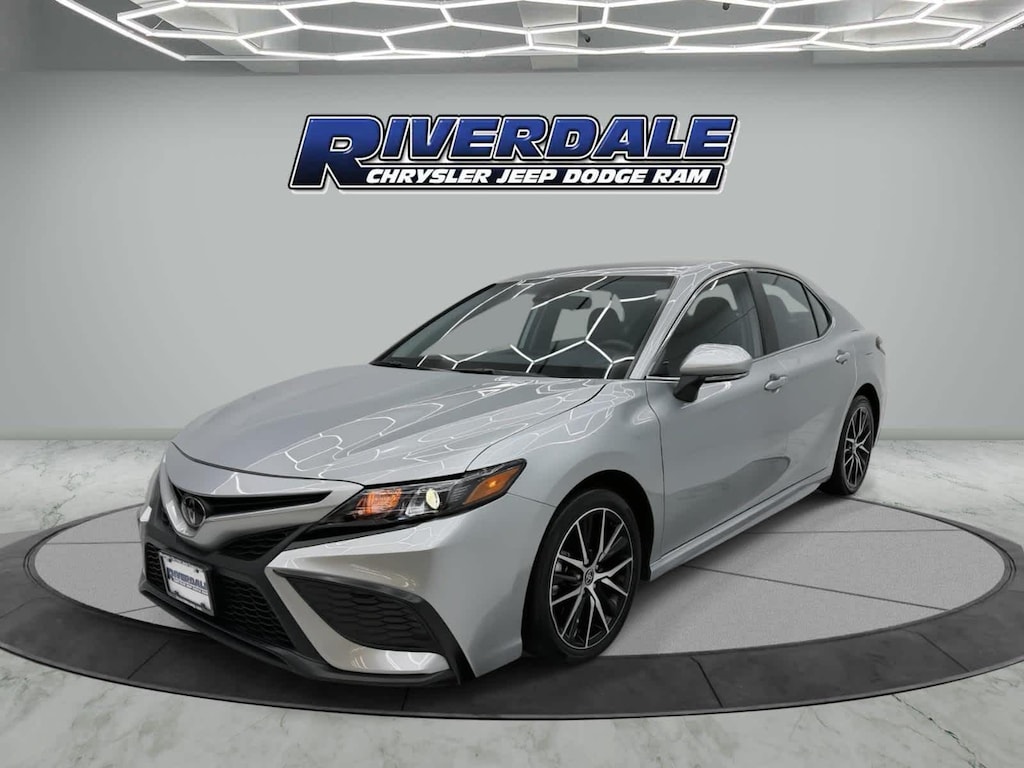 Used 2024 Toyota Camry SE Auto AWD (SE)