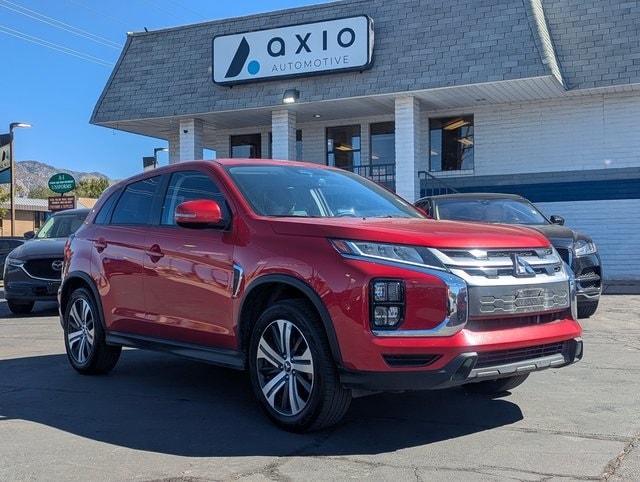 2024 Mitsubishi Outlander Sport SE's photo