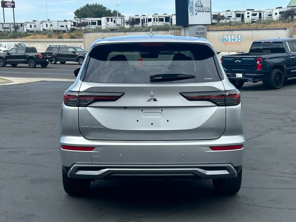 2025 Mitsubishi Outlander SE Ralliart photo 4
