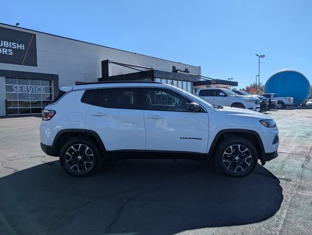 2022 Jeep Compass Latitude photo 2