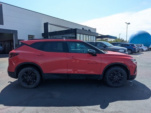 2020 Chevrolet Blazer 2LT photo 2