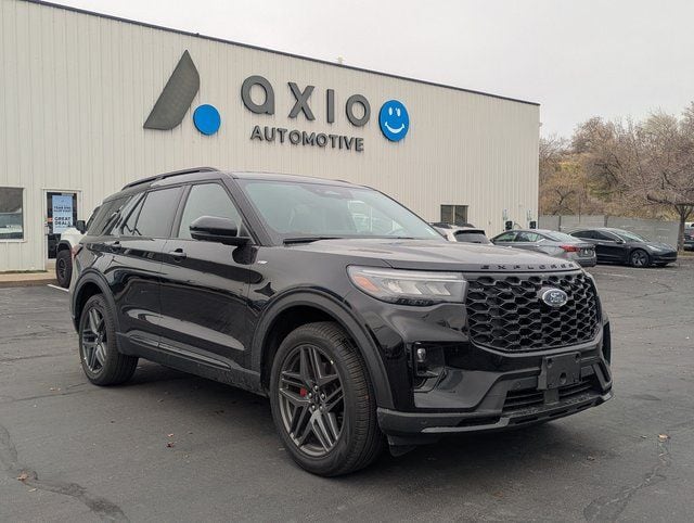 2025 Ford Explorer ST-LINE 4WD (PL535)'s photo