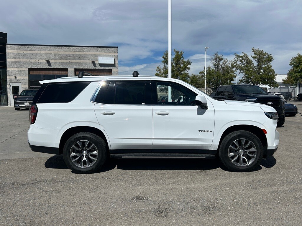 2021 Chevrolet Tahoe LT photo 2