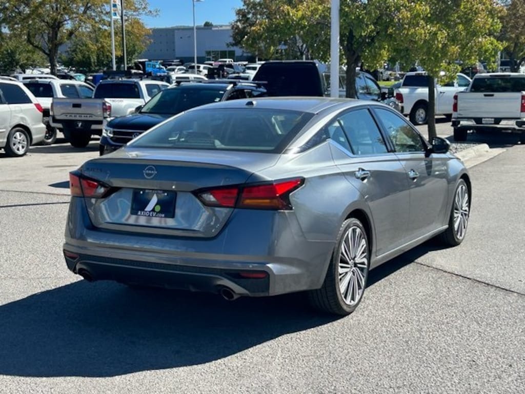 Used 2023 Nissan Altima 2.5 SL Sedan