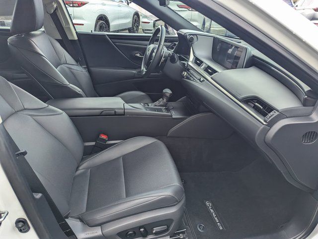 2021 Lexus ES Hybrid 300h - Photo 32