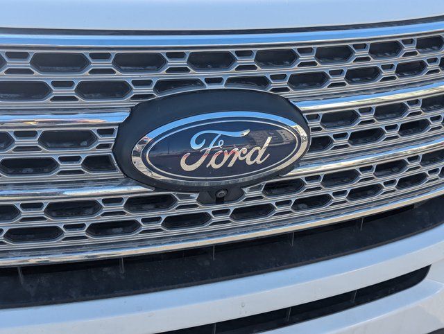 2023 Ford Explorer Limited - Photo 10
