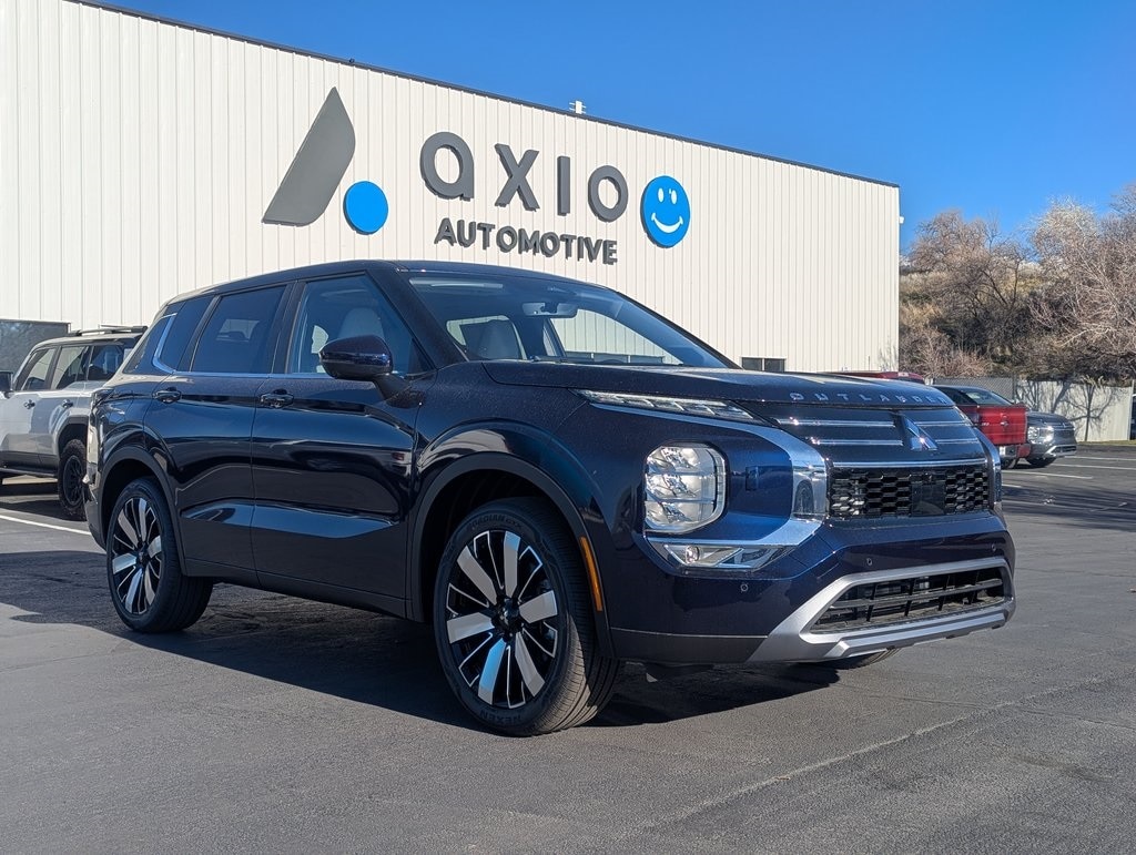 2026 Mitsubishi Outlander SE's photo