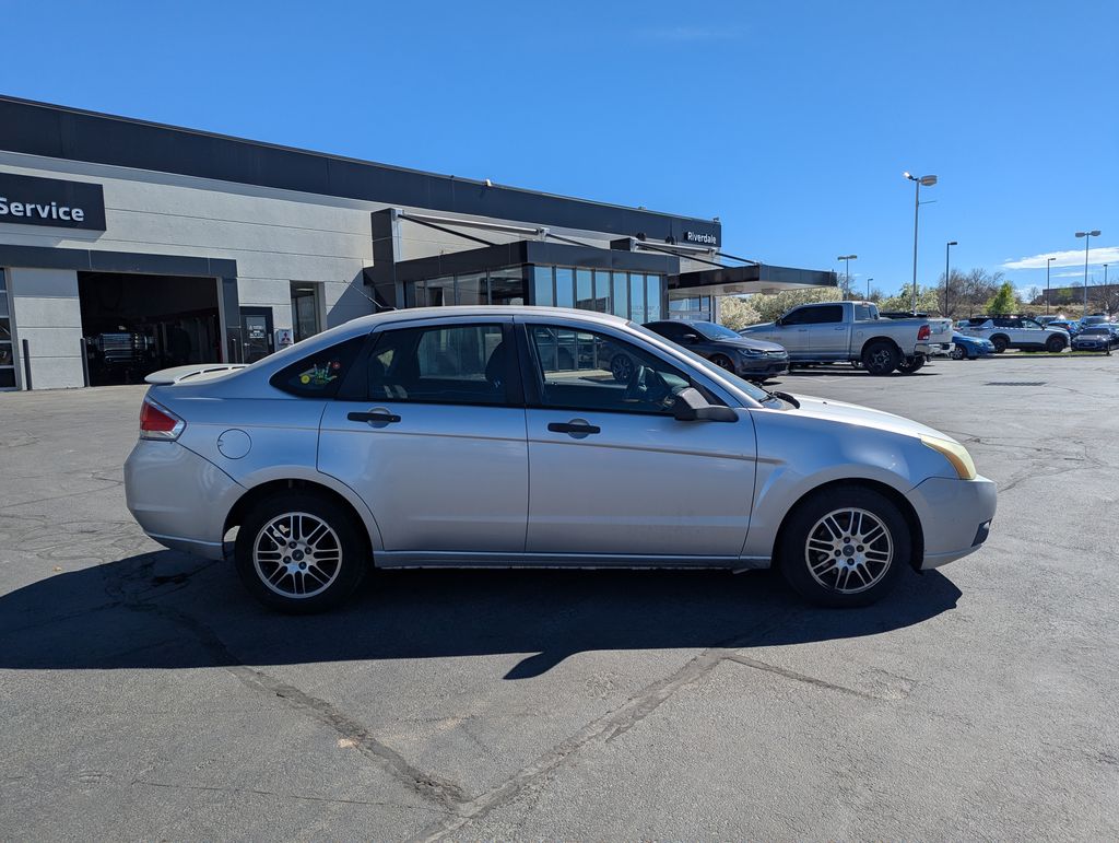 Used 2011 Ford Focus SE with VIN 1FAHP3FN2BW118141 for sale in Riverdale, UT