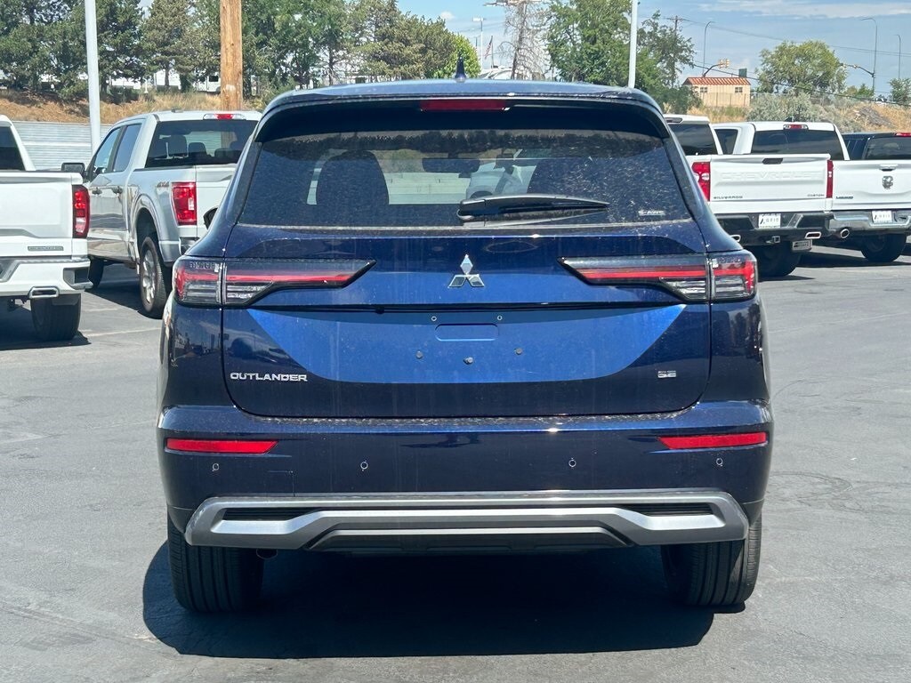 2025 Mitsubishi Outlander SE Ralliart photo 3