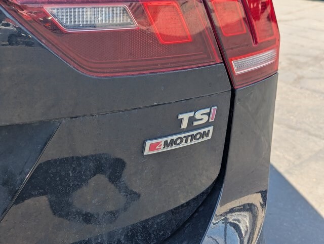 2018 Volkswagen Tiguan SE photo 2