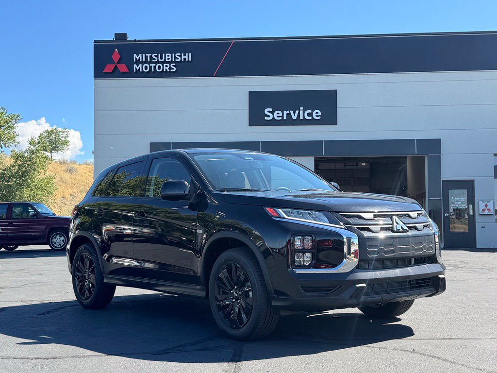 2027 Mitsubishi Outlander Sport LE