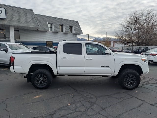 2020 Toyota Tacoma V6 4x4 photo 2