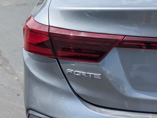 2024 Kia Forte LXS photo 4