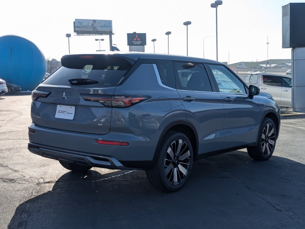 New 2026 Mitsubishi Outlander SE SUV