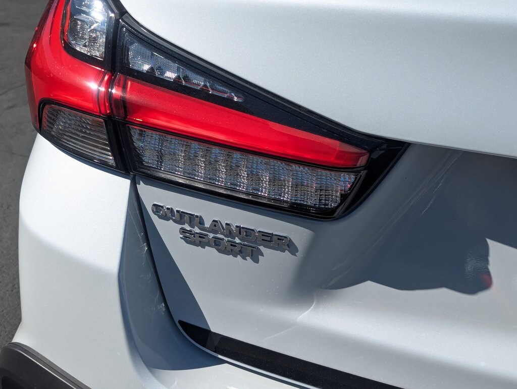 2025 Mitsubishi Outlander Sport ES SE LE photo 2