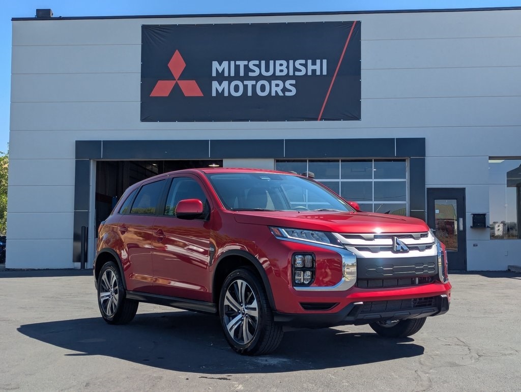 2025 Mitsubishi Outlander Sport ES's photo
