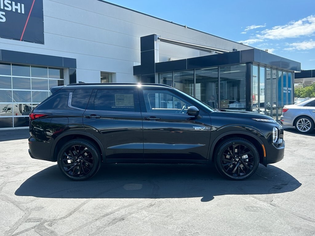 2025 Mitsubishi Outlander PHEV SEL photo 2