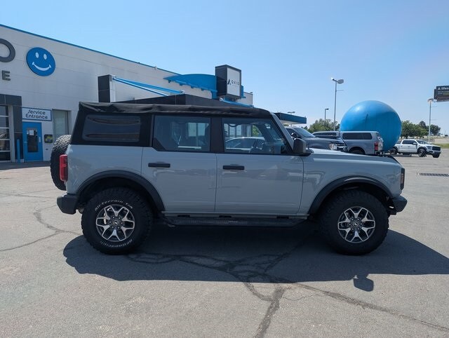 2022 Ford Bronco Base photo 2