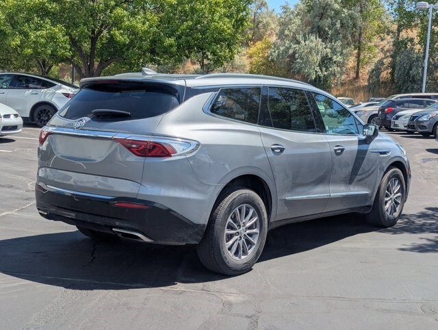 2024 Buick Enclave Premium photo 2