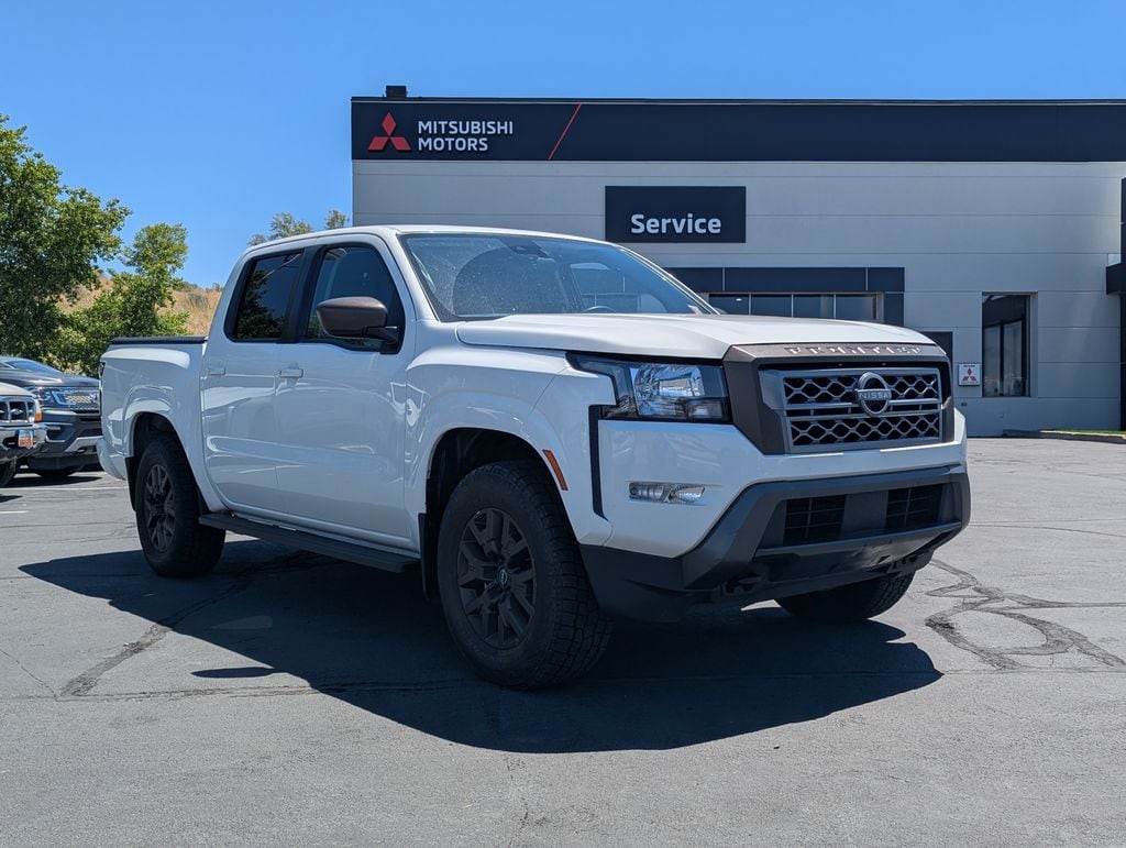 2022 Nissan Frontier SV Crew Cab 4X4 SWB's photo