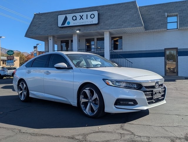 2019 Honda Accord Touring's photo