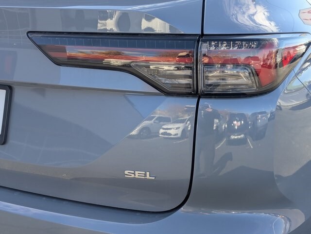 2025 Mitsubishi Outlander SEL GT photo 2